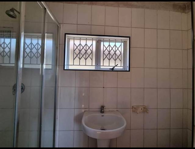 2 BEDROOM HOUSE FOR SALE IN MEREBANK